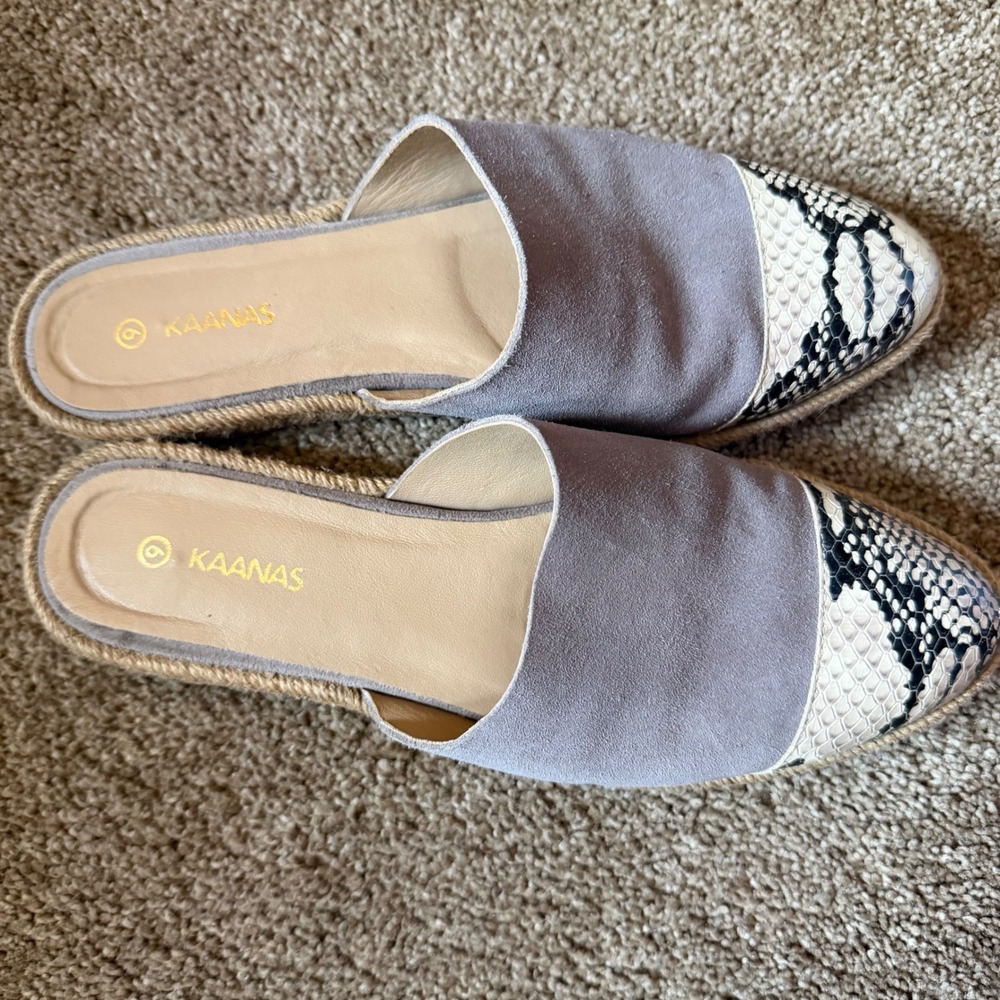 KAANAS Womens 9 Grey Suede Snakeskin Espadrille Mules Pointed Toe Slip On Flats - Picture 5 of 6